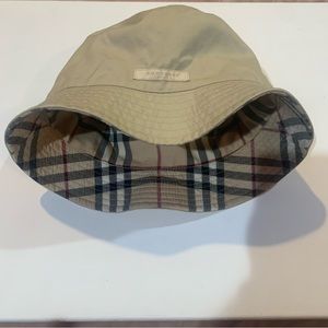 ❌sold❌Burberry bucket hat